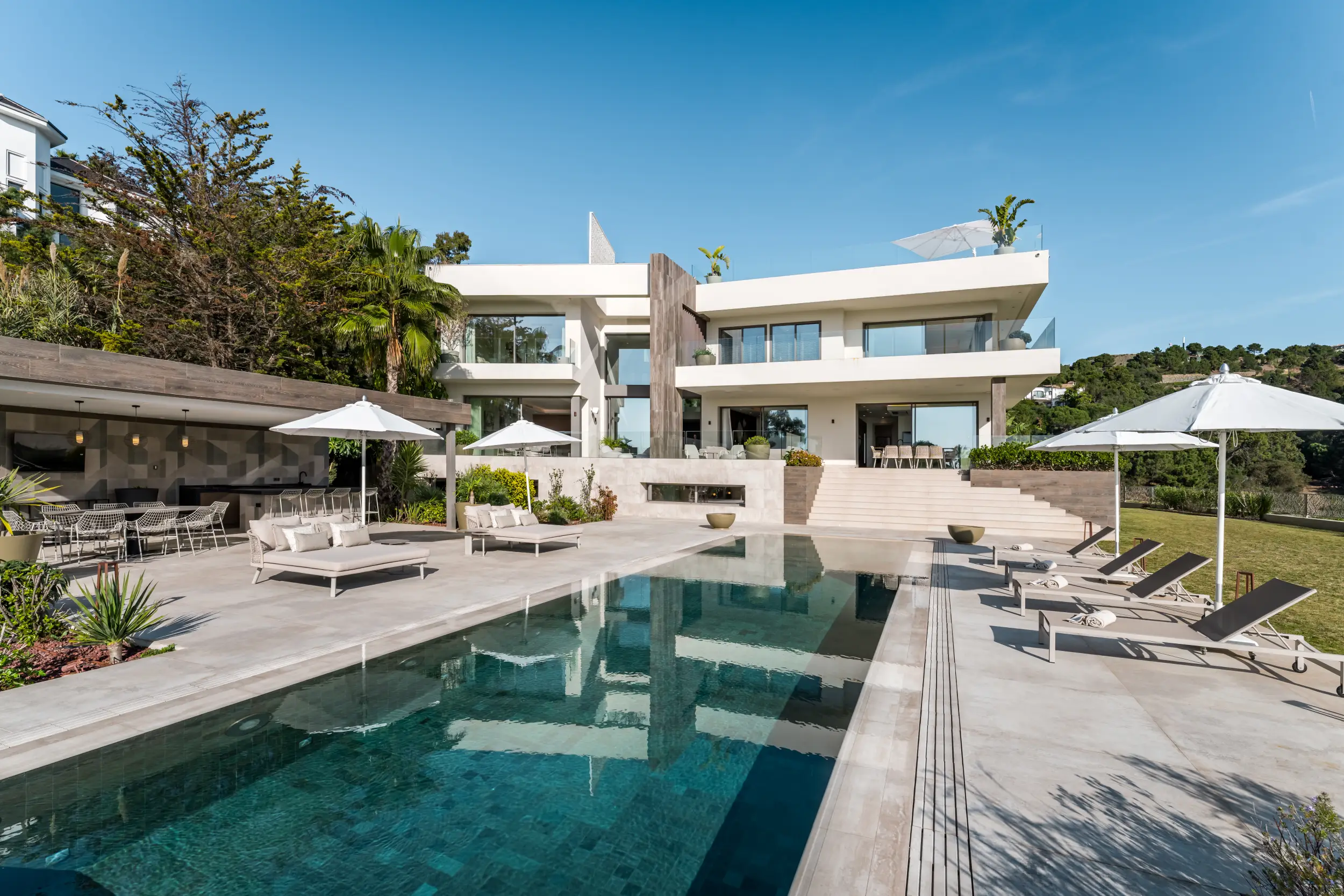 The Retreat - Move-In Ready Modern Villa with Panoramic Views in La Zagaleta